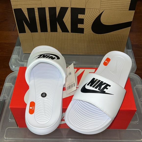 New NIKE Victori One Slide in White - Picture 6 of 9